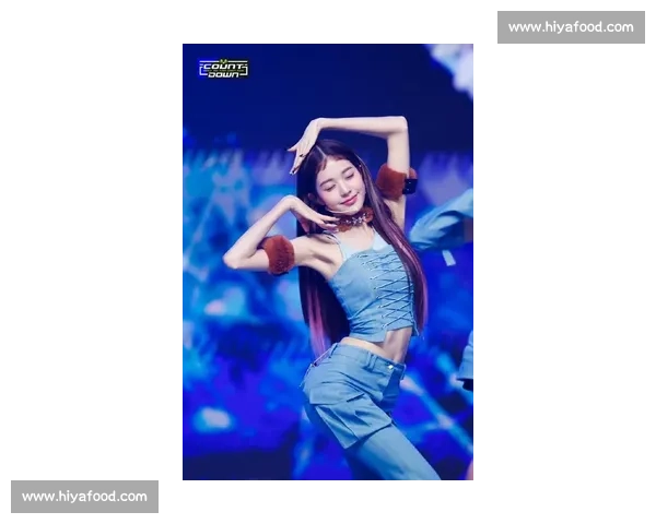 张元英热舞引爆球场,纽卡球员专注训练展职业精神 张元英热舞引爆球场,纽卡球员专注训练展职业精神